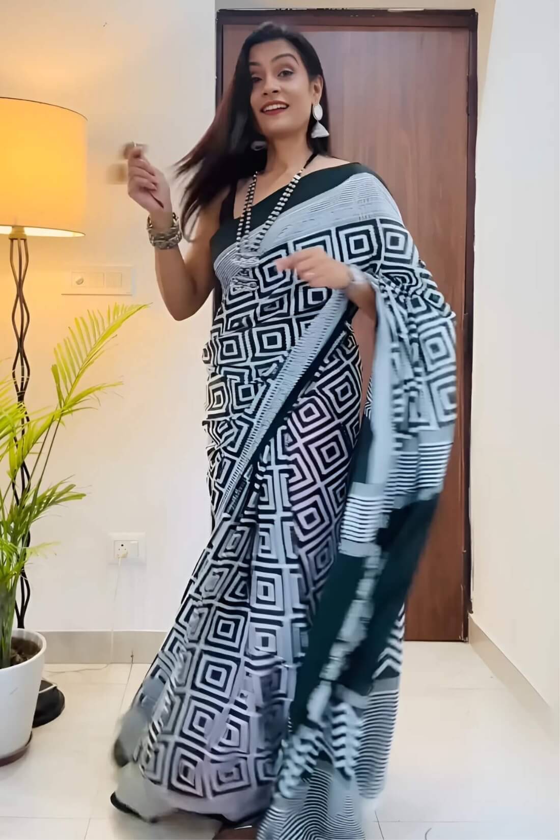 Gossamer 1 Minute Ready To Wear Off White Mul Cotton Digital Printed Saree