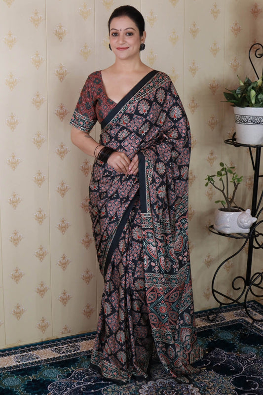 Snappy Black 1 Minute Ready To Wear Digital Printed Crape Silk Saree
