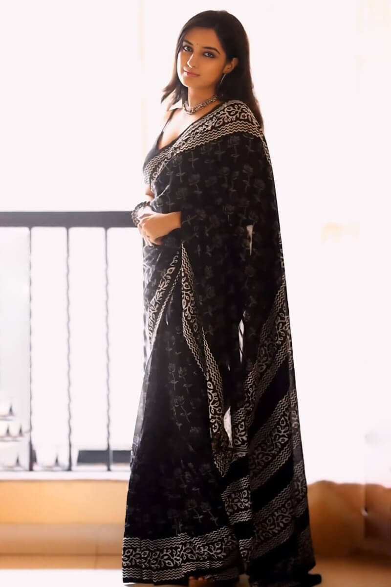 Gratifying 1-Minute Ready To Wear Black Cotton Saree