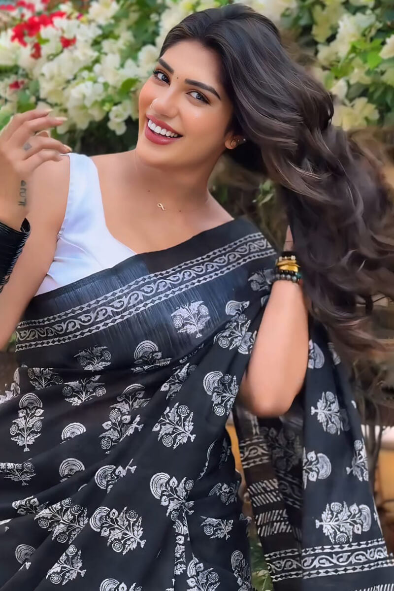 Mellifluous 1-Minute Ready To Wear Black Cotton Saree