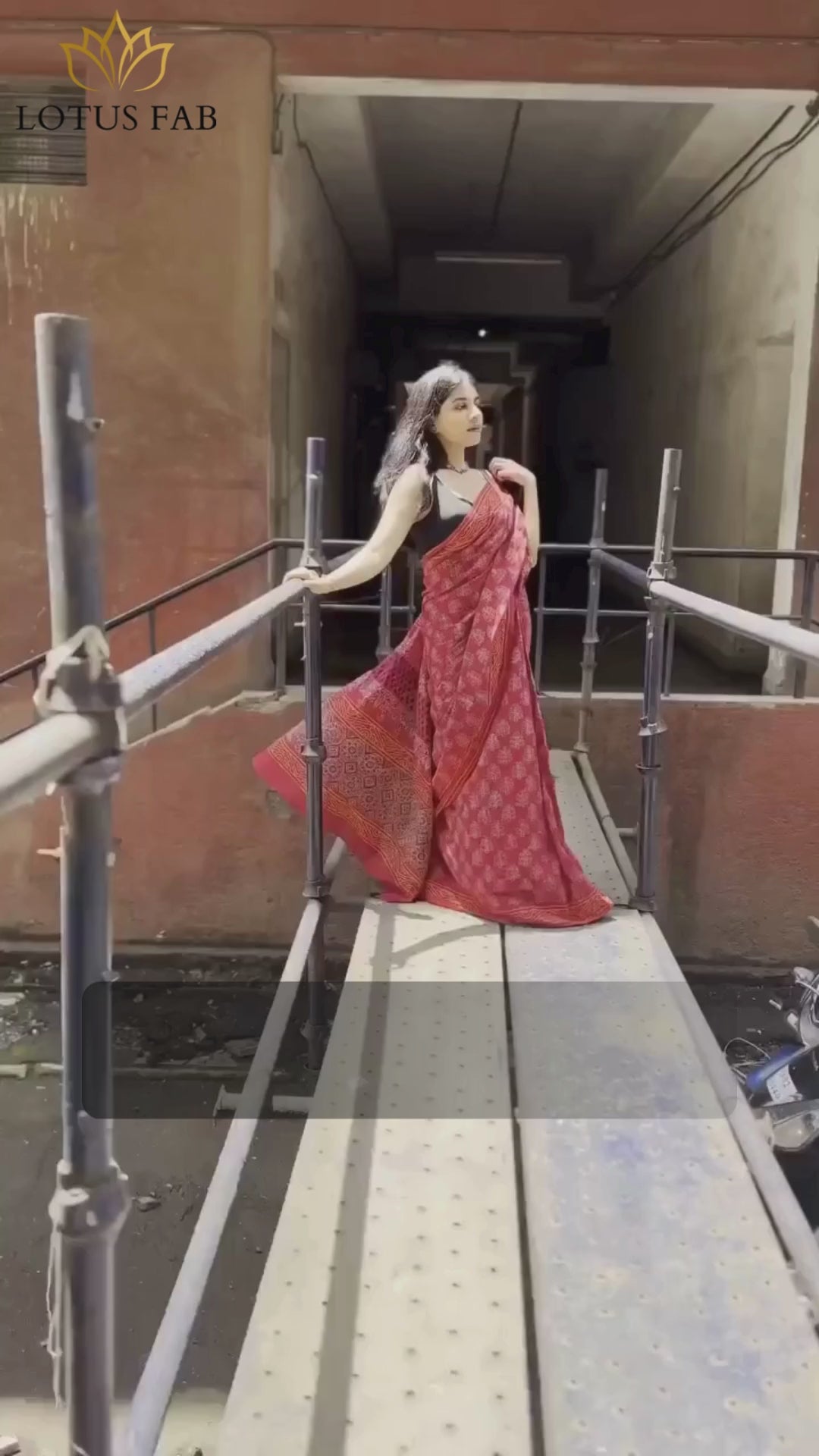 Lassitude 1 Minute Ready To Wear Maroon Mul Cotton Digital Printed Saree With Pocket