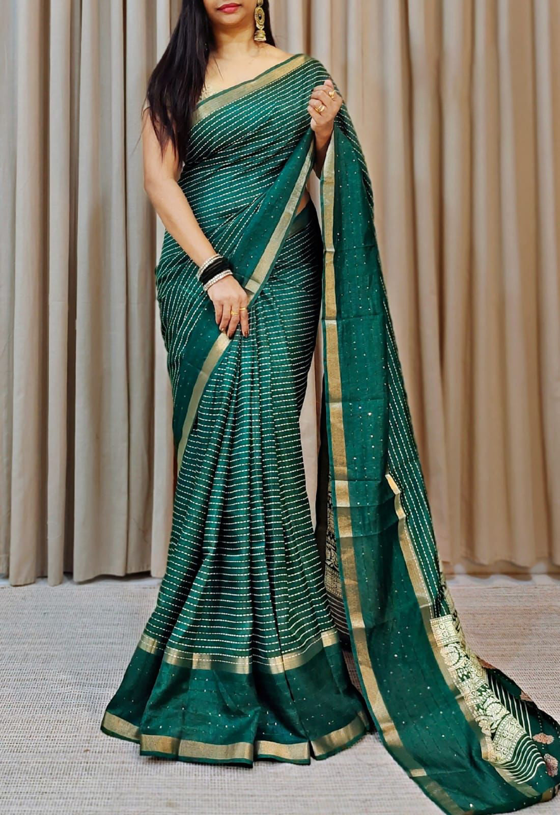 Splendiferous Dark Green Digital Printed Dola Silk Saree With Unequalled Blouse Piece - thelotusfab